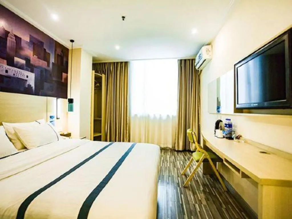 Bed in City Comfort Inn Guangzhou Dashi Metro Station Zoo Main Branch