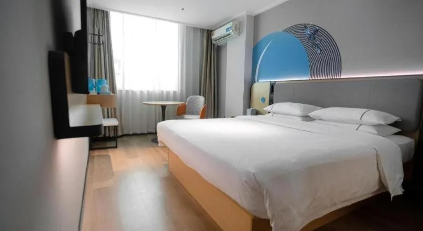 Bed in City Comfort Inn Guangzhou Dashi Metro Station Zoo Main Branch