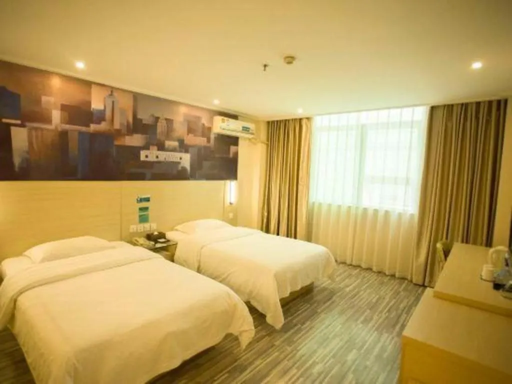Bed in City Comfort Inn Guangzhou Dashi Metro Station Zoo Main Branch