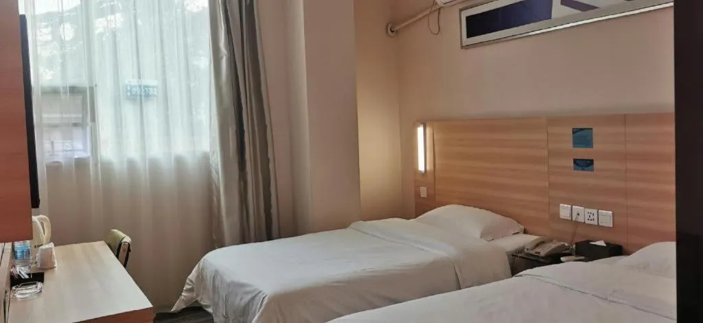 Bed in City Comfort Inn Guangzhou Dashi Metro Station Zoo Main Branch