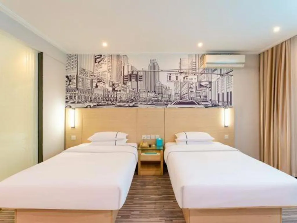 Bed in City Comfort Inn Guangzhou Dashi Metro Station Zoo Main Branch