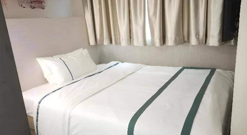 Bed in City Comfort Inn Guangzhou Dashi Metro Station Zoo Main Branch