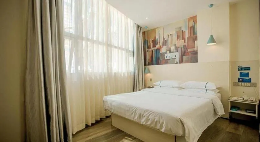 Bed in City Comfort Inn Guangzhou Dashi Metro Station Zoo Main Branch