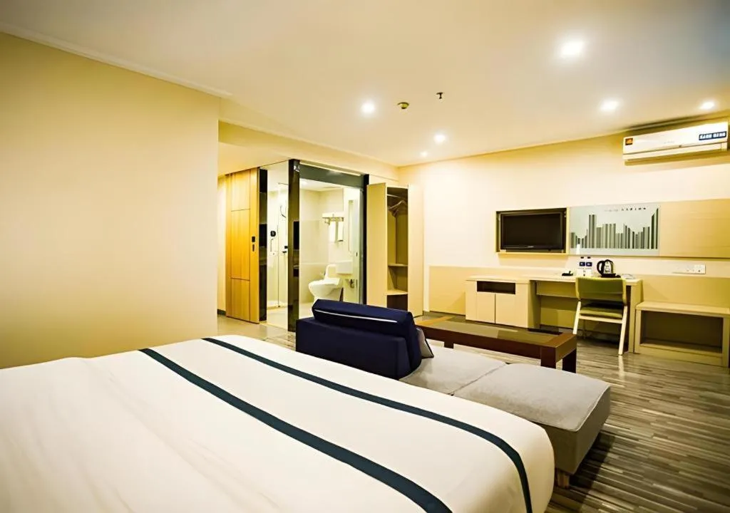 Bed in City Comfort Inn Guangzhou Dashi Metro Station Zoo Main Branch