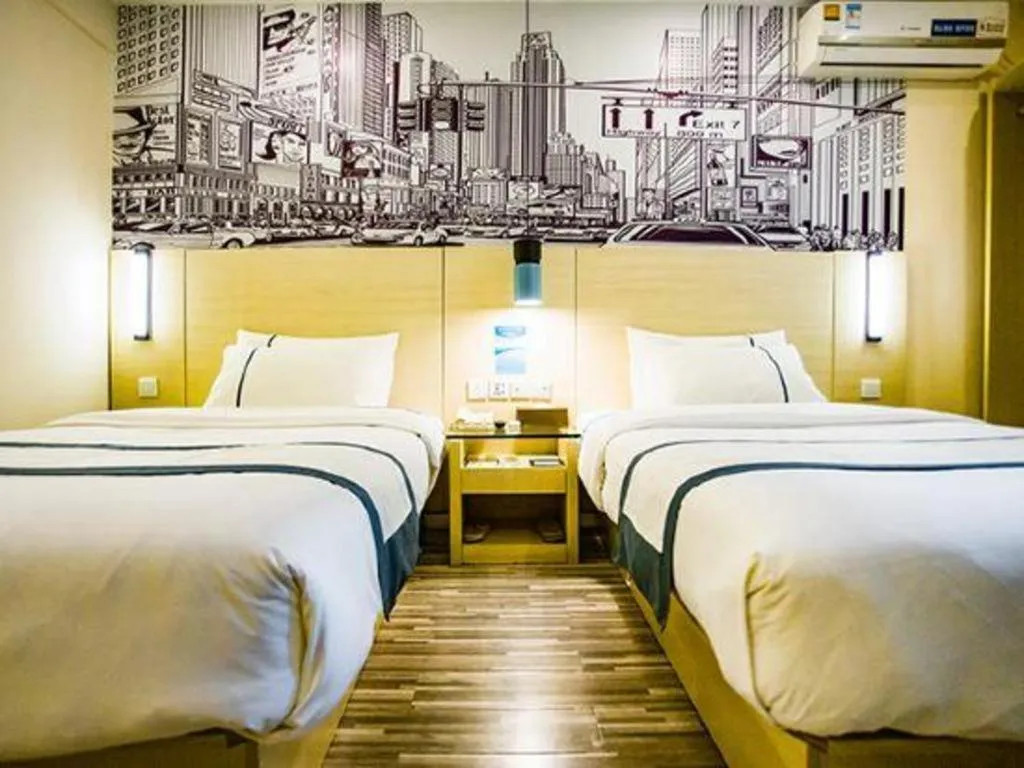 Bed in City Comfort Inn Guangzhou Dashi Metro Station Zoo Main Branch