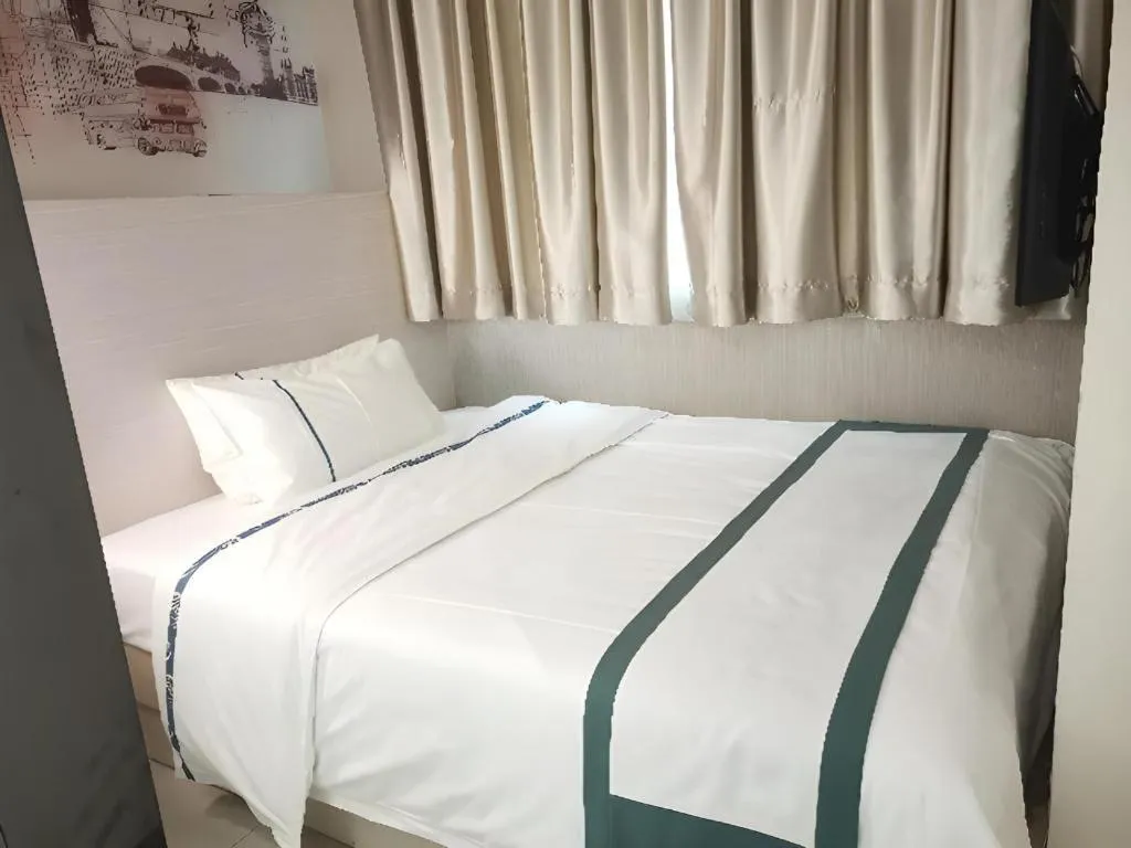 Bed in City Comfort Inn Guangzhou Dashi Metro Station Zoo Main Branch