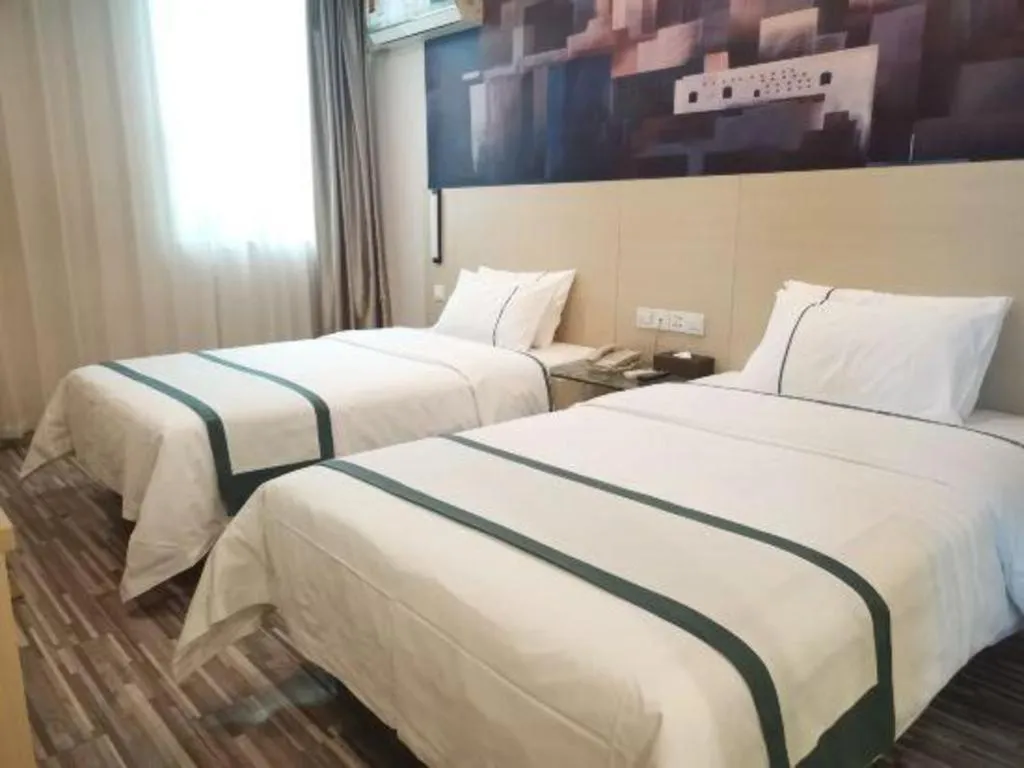 Bed in City Comfort Inn Guangzhou Dashi Metro Station Zoo Main Branch