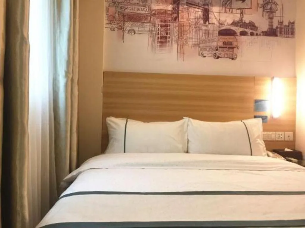 Bed in City Comfort Inn Guangzhou Dashi Metro Station Zoo Main Branch