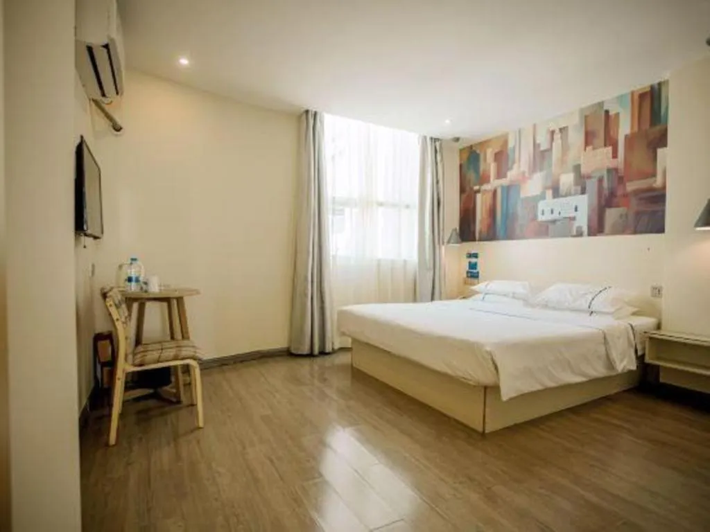 Bed in City Comfort Inn Guangzhou Dashi Metro Station Zoo Main Branch