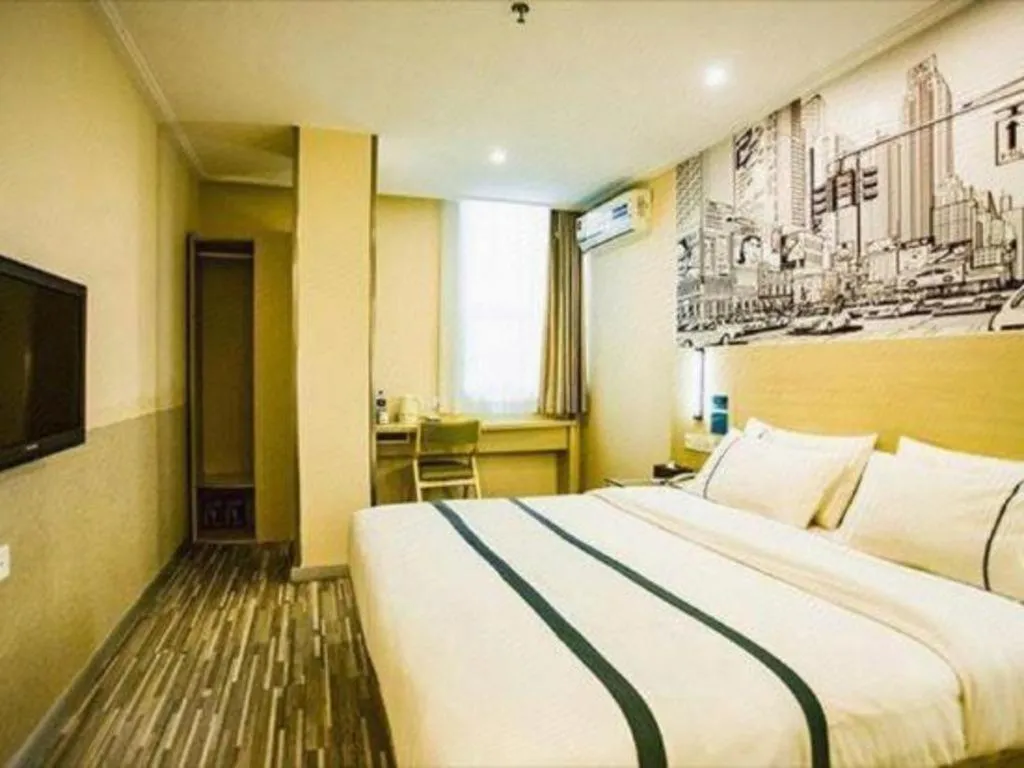 Bed in City Comfort Inn Guangzhou Dashi Metro Station Zoo Main Branch