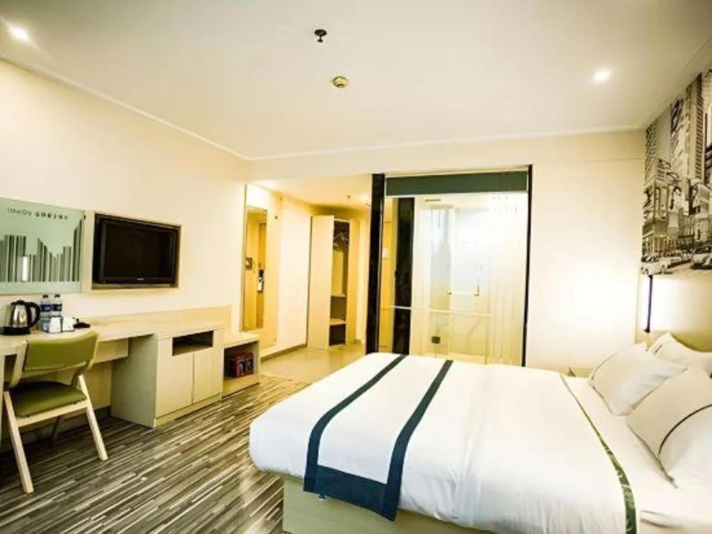 Bed in City Comfort Inn Guangzhou Dashi Metro Station Zoo Main Branch