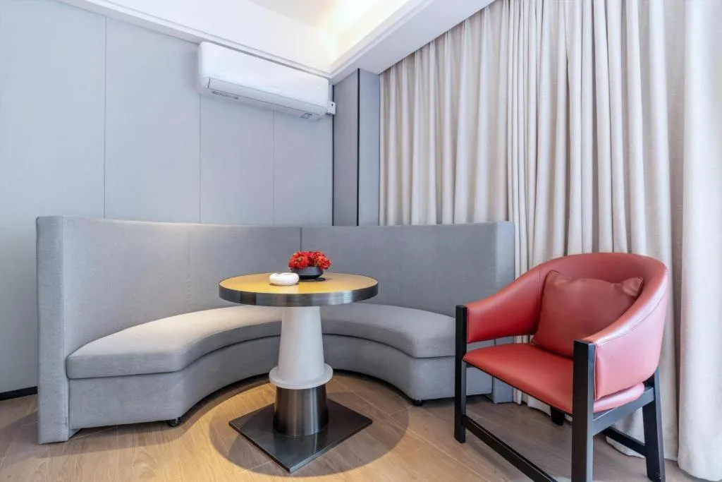 Echeng Hotel Changsha Evening News