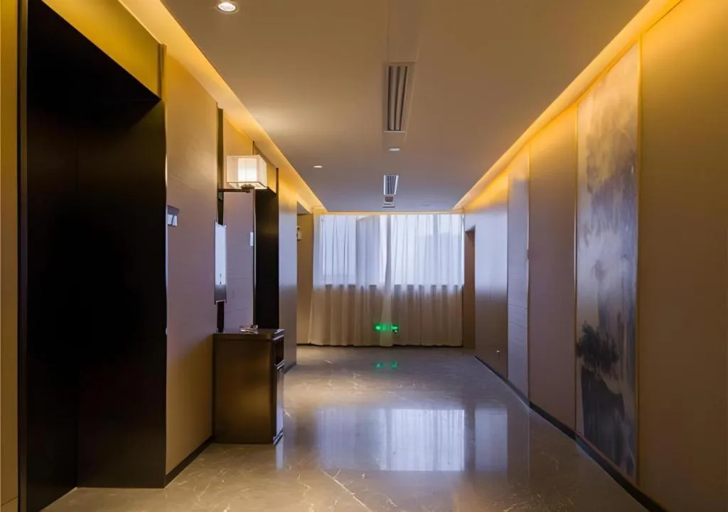 Echeng Hotel Changsha Evening News