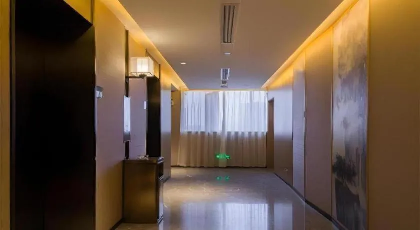 Echeng Hotel Changsha Evening News