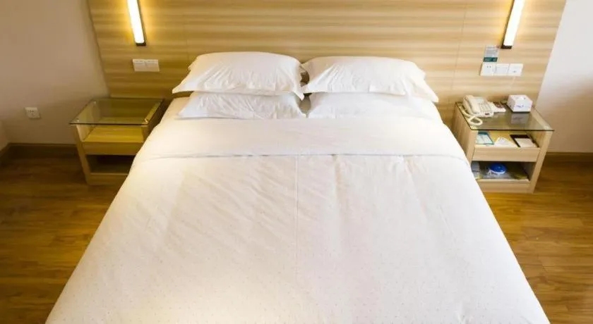 Bed in Jtour Inn Wuhan Hankou Railway East Plaza
