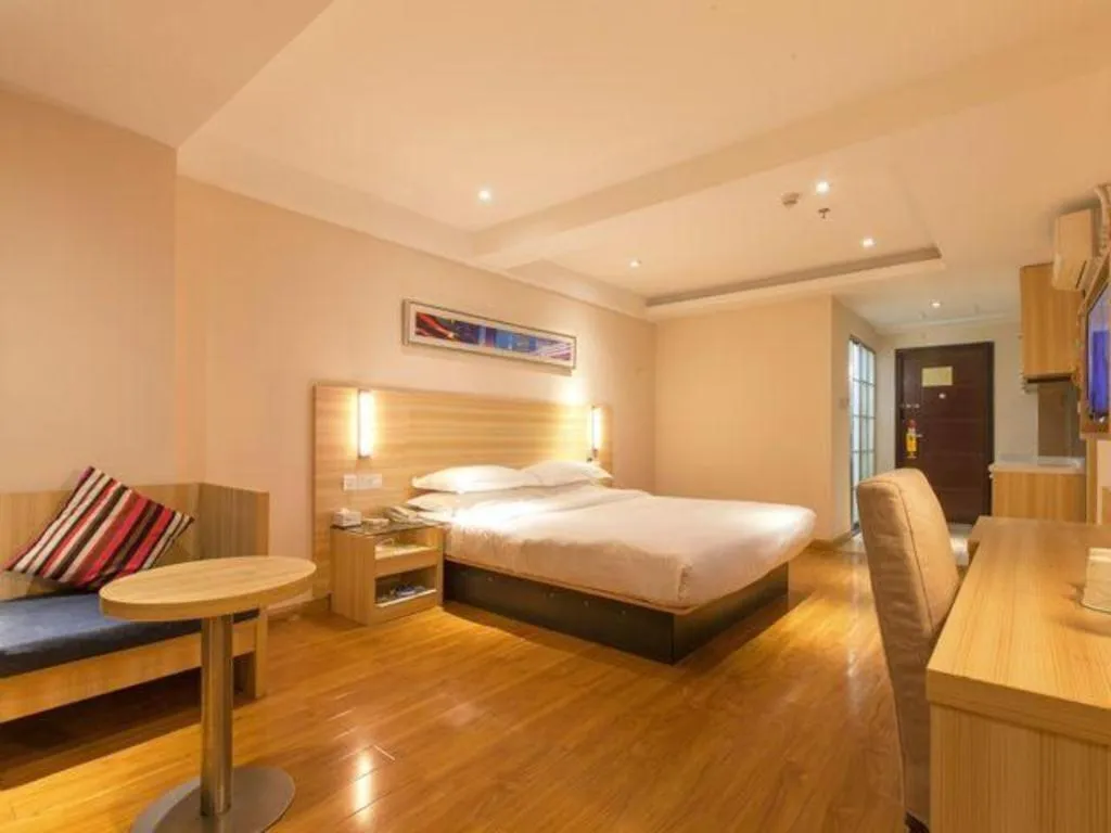 Bed in Jtour Inn Wuhan Hankou Railway East Plaza