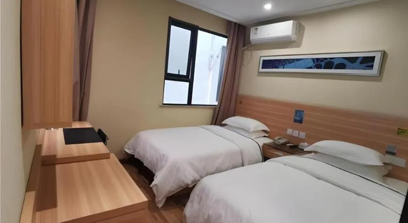 Bed in City Comfort Inn Shanghai International Tourism Resort Disney
