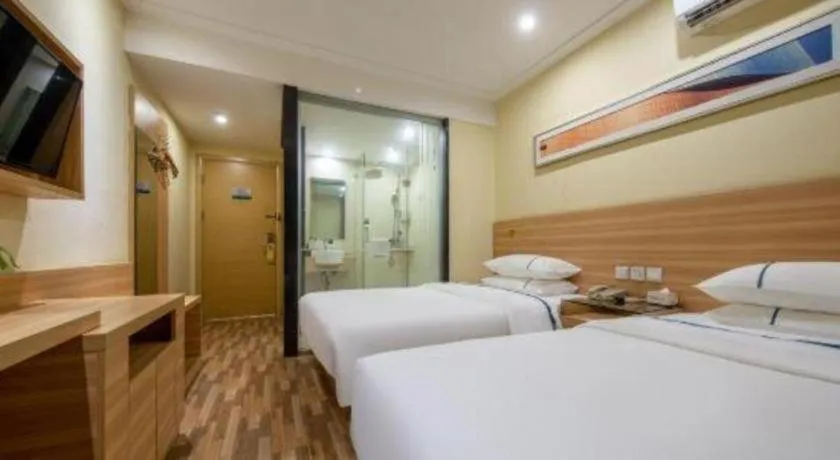 Bed in City Comfort Inn Shanghai International Tourism Resort Disney