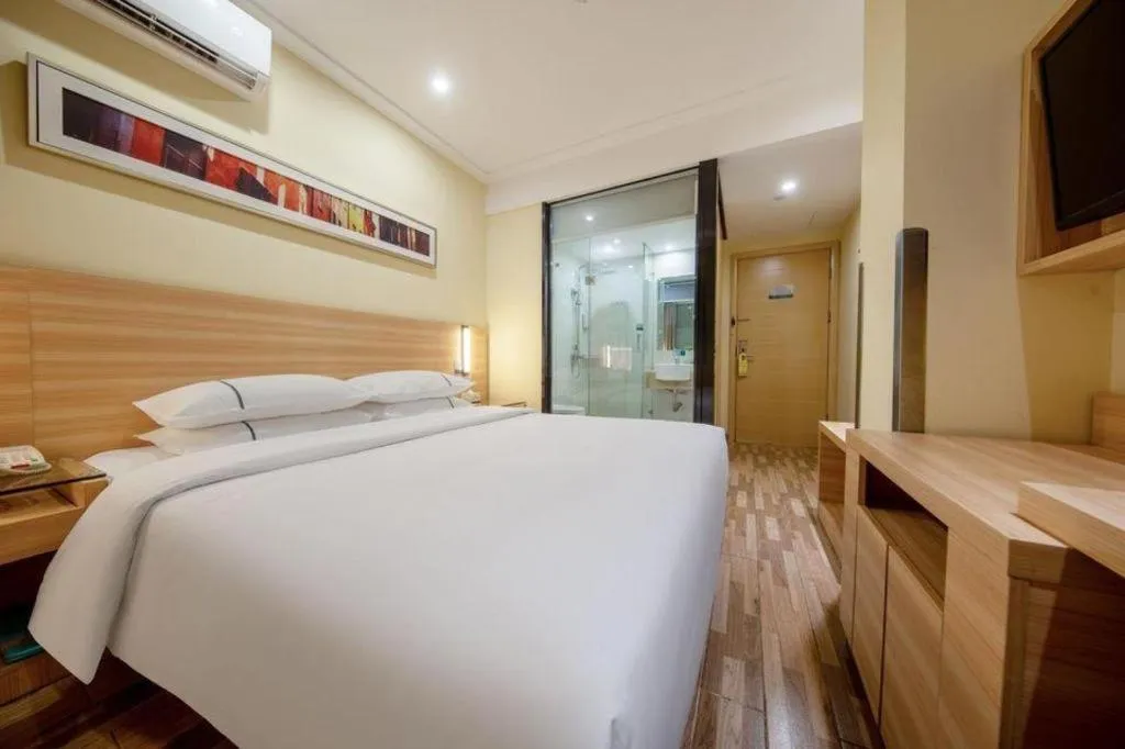 Bed in City Comfort Inn Shanghai International Tourism Resort Disney