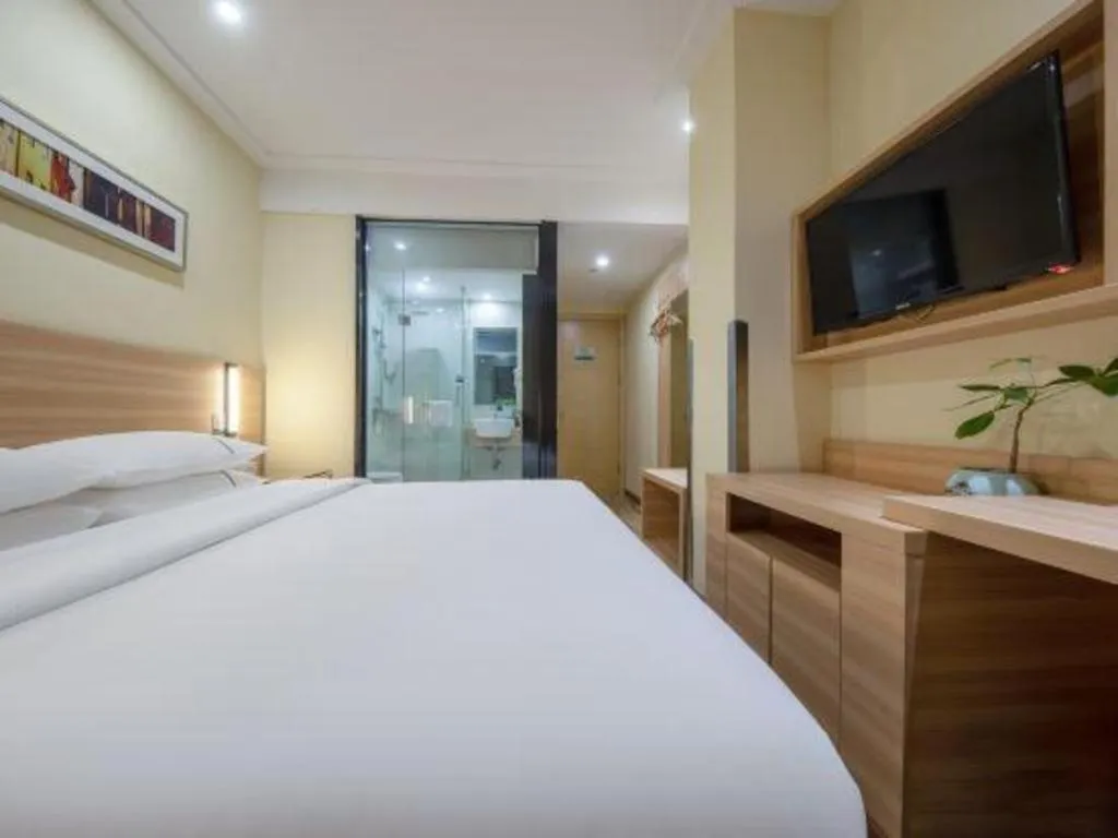 Bed in City Comfort Inn Shanghai International Tourism Resort Disney