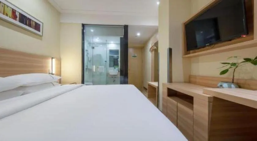 Bed in City Comfort Inn Shanghai International Tourism Resort Disney