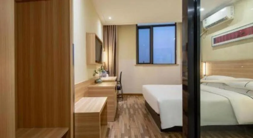 Bed in City Comfort Inn Shanghai International Tourism Resort Disney