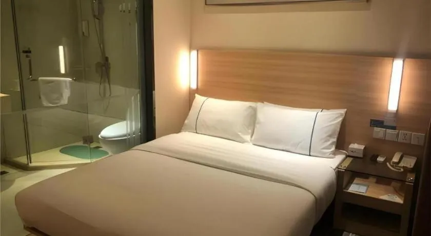 Bed in City Comfort Inn Wuhan Dongwu Avenue Light Rail Station