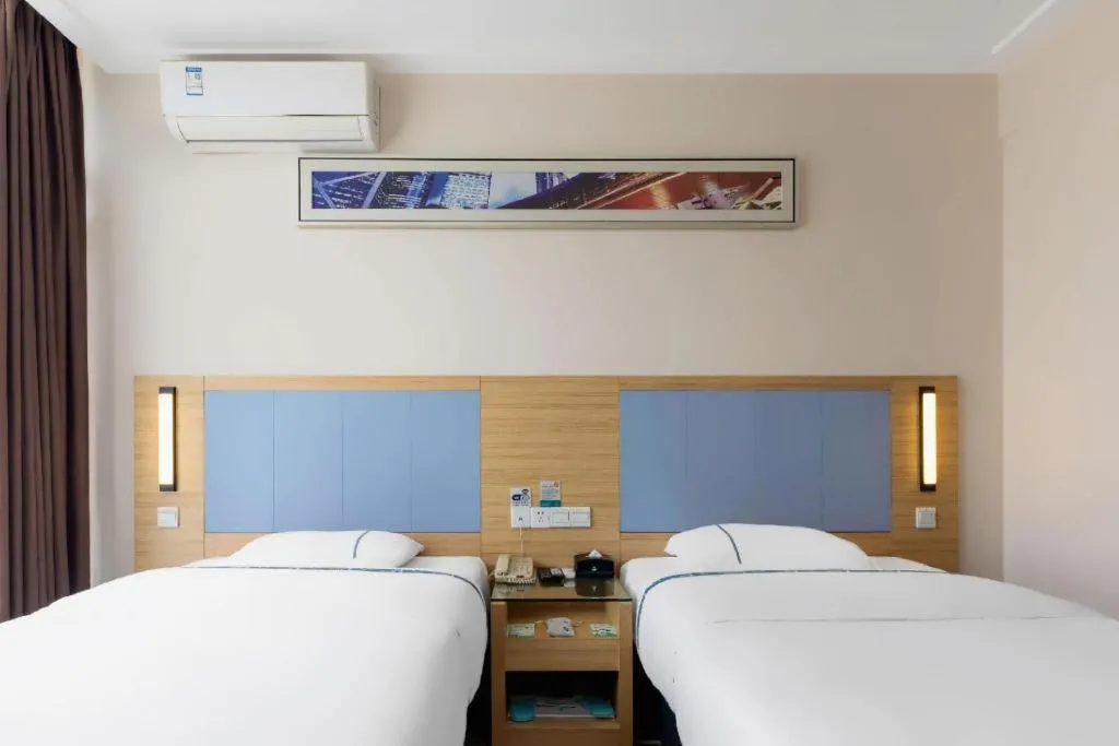 Bed in City Comfort Inn Wuhan Dongwu Avenue Light Rail Station