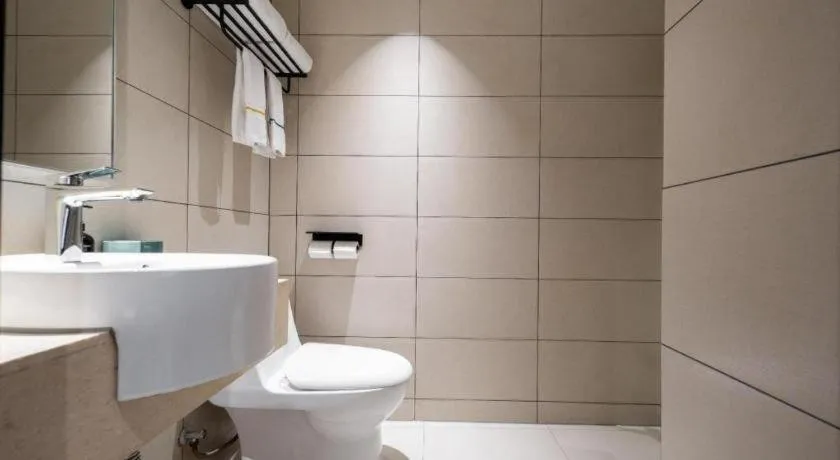 City Comfort Inn Wuhan Dongwu Avenue Light Rail Station