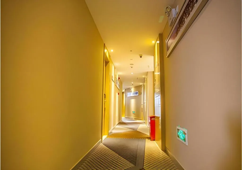 Bed in City Comfort Inn Wuhan Dongwu Avenue Light Rail Station