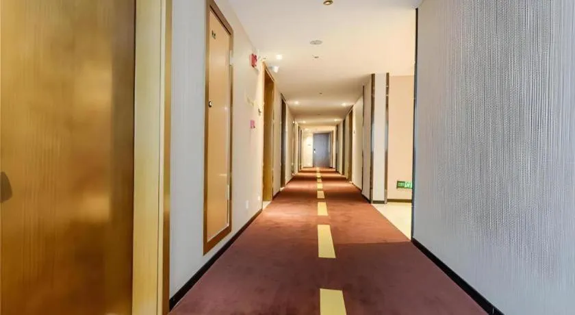 JTOUR Inn Hechi Yizhou Municipal Central Plaza