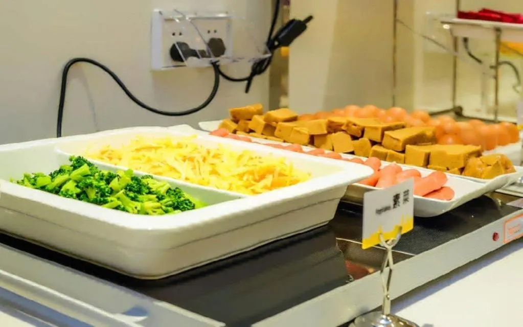 JTOUR Inn Hechi Yizhou Municipal Central Plaza