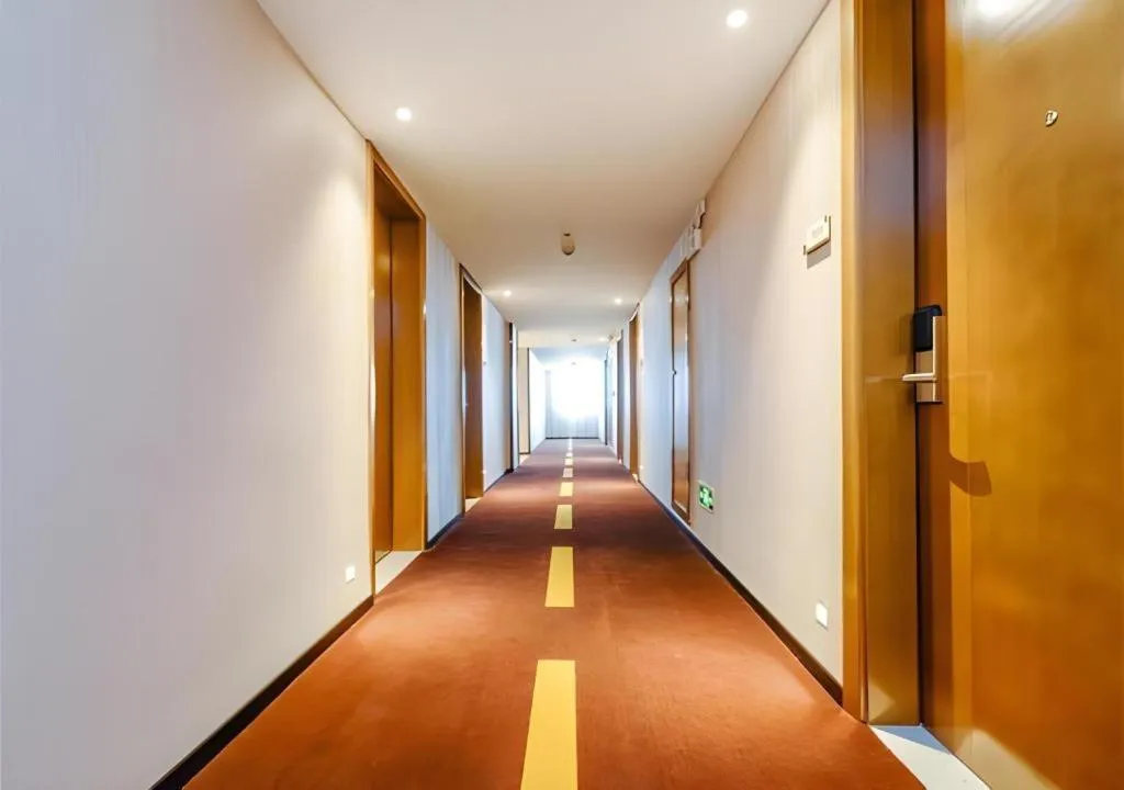 JTOUR Inn Hechi Yizhou Municipal Central Plaza