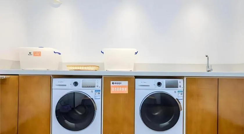 JTOUR Inn Hechi Yizhou Municipal Central Plaza