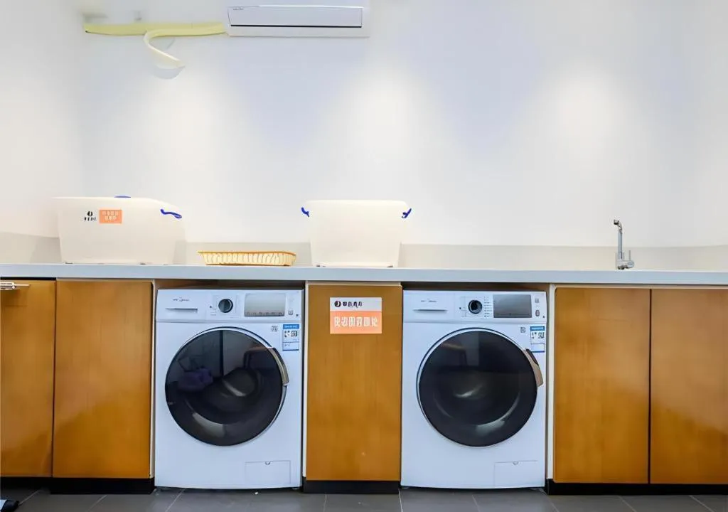 JTOUR Inn Hechi Yizhou Municipal Central Plaza