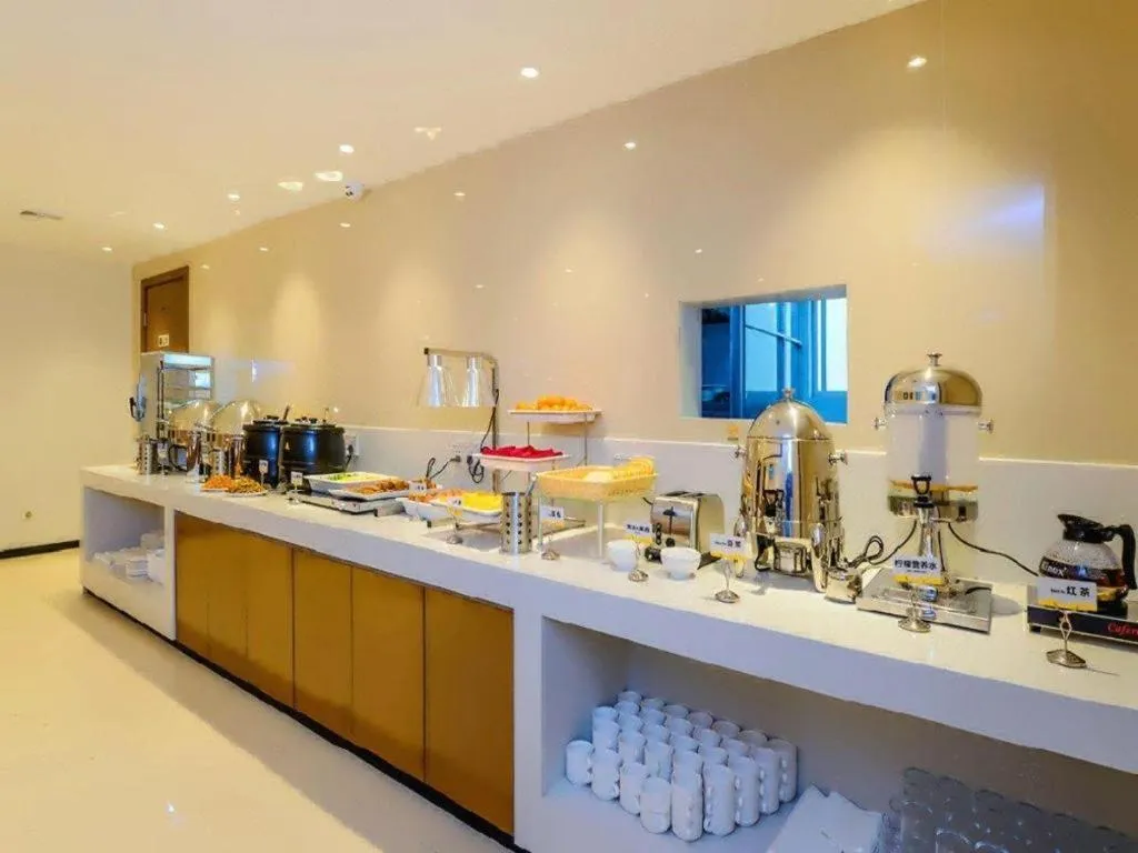 JTOUR Inn Hechi Yizhou Municipal Central Plaza