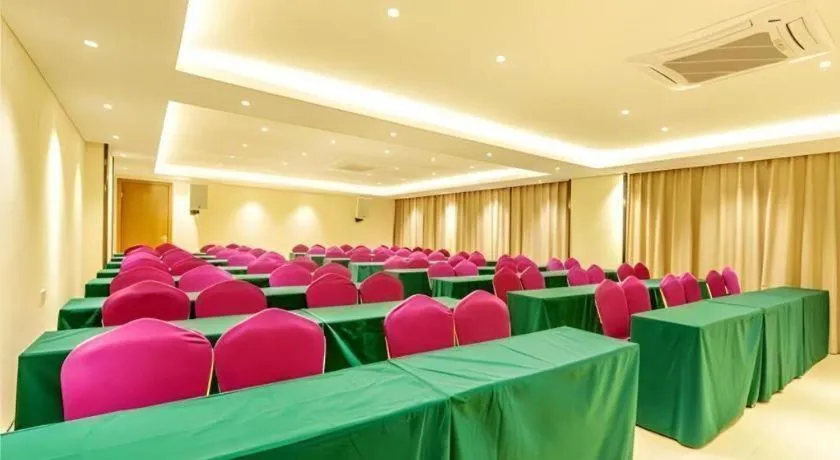 JTOUR Inn Hechi Yizhou Municipal Central Plaza