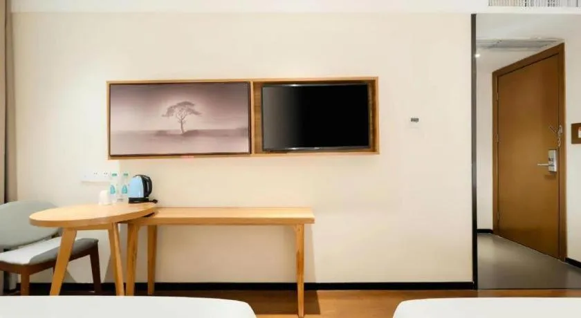 JTOUR Inn Hechi Yizhou Municipal Central Plaza