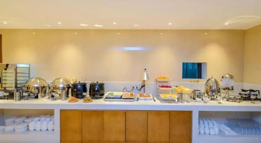 JTOUR Inn Hechi Yizhou Municipal Central Plaza