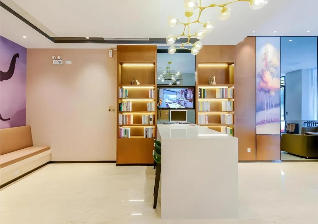 JTOUR Inn Hechi Yizhou Municipal Central Plaza