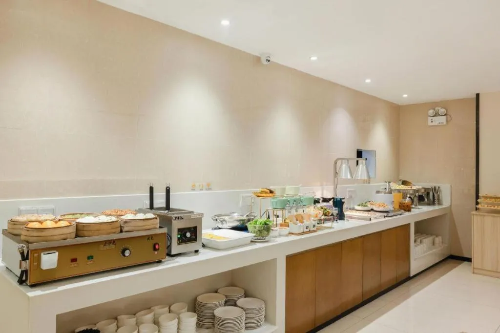 JTOUR Inn Hechi Yizhou Municipal Central Plaza