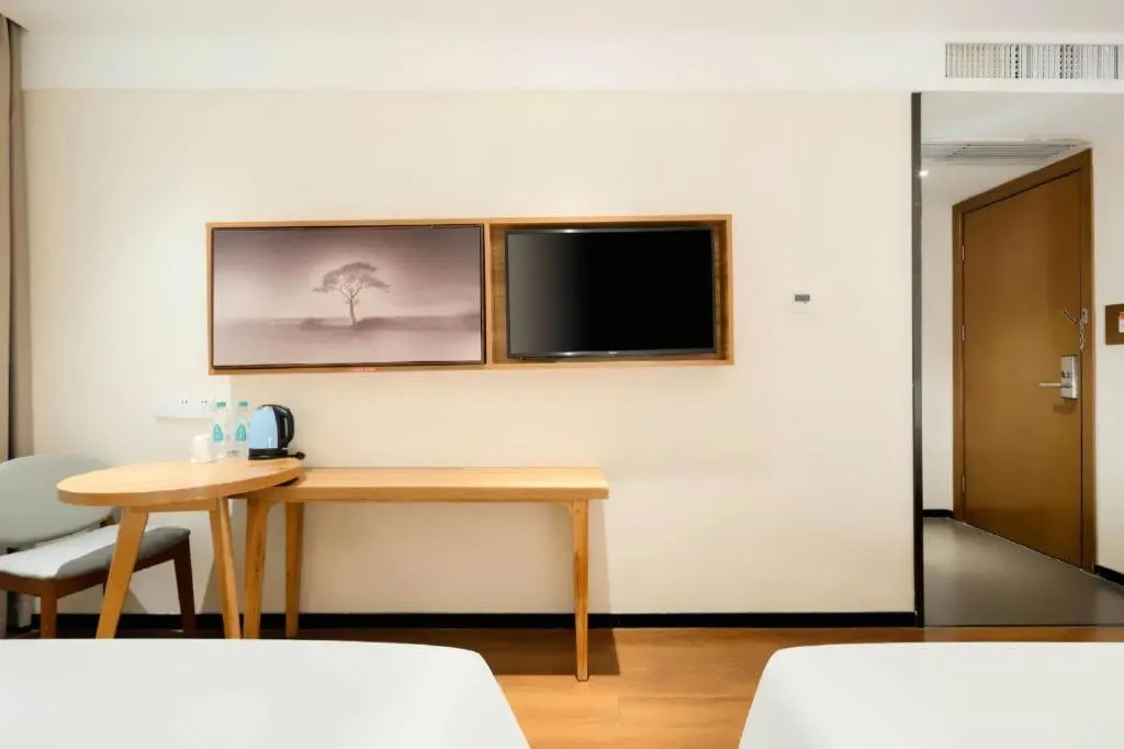 JTOUR Inn Hechi Yizhou Municipal Central Plaza