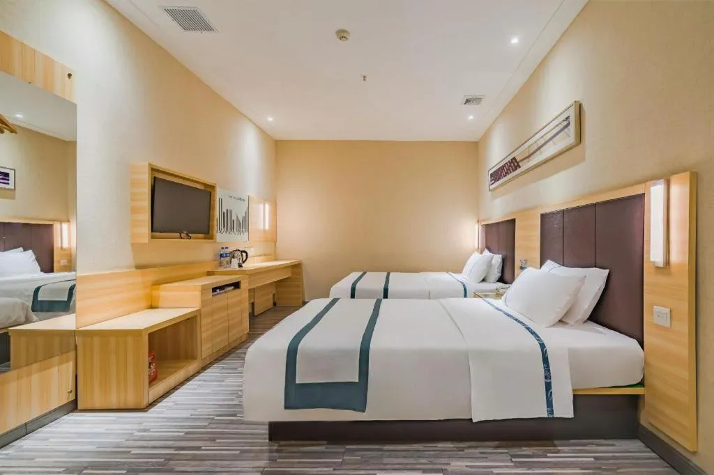 Bed in City Comfort Inn Guangzhou Shangxiajiu Hualin Temple Chenjiaci Metro Station