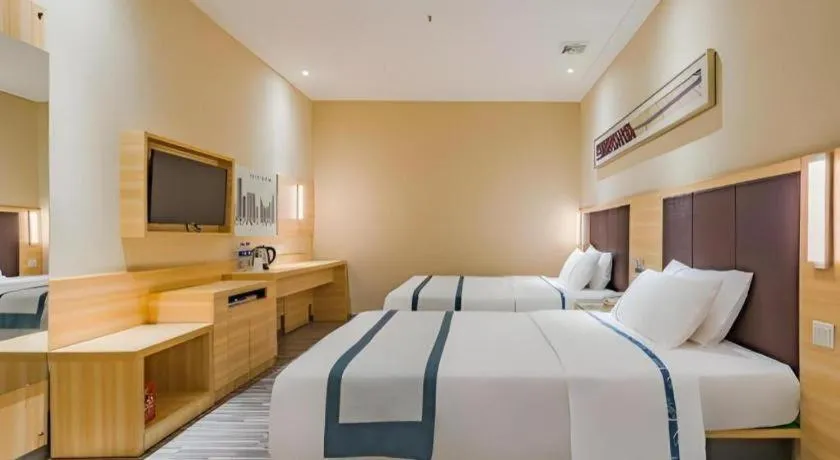 Bed in City Comfort Inn Guangzhou Shangxiajiu Hualin Temple Chenjiaci Metro Station