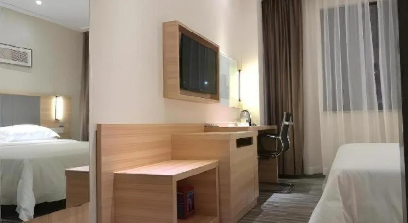Bed in City Comfort Inn Shenzhen Shiyan Science and Technology Park