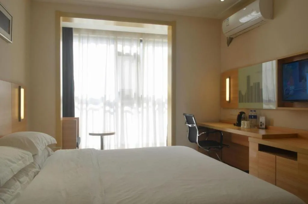 Bed in City Comfort Inn Wuhan Guanggu Textile University