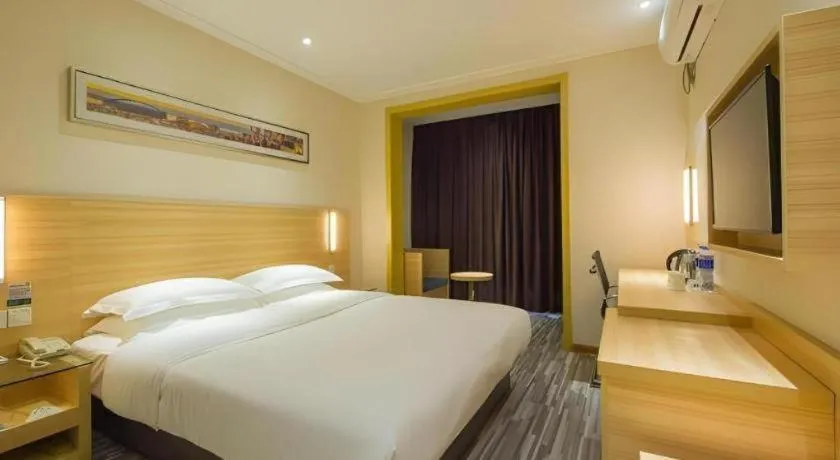 Bed in City Comfort Inn Wuhan Guanggu Textile University
