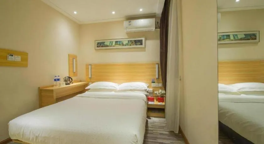 Bed in City Comfort Inn Wuhan Guanggu Textile University