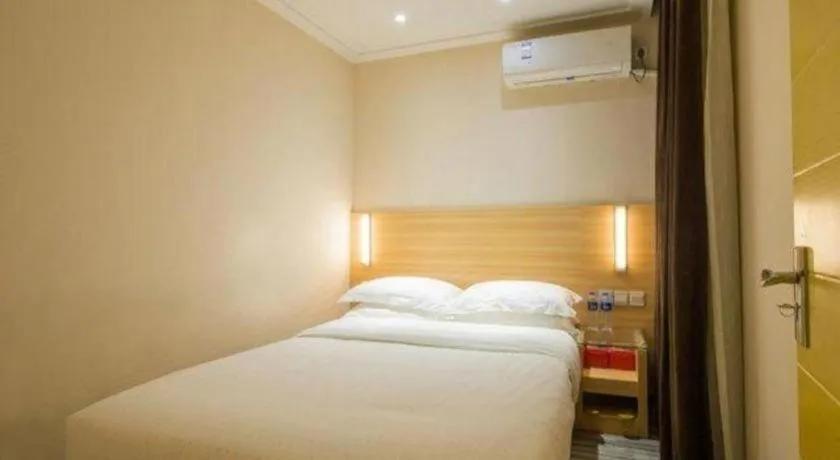 Bed in City Comfort Inn Wuhan Guanggu Textile University