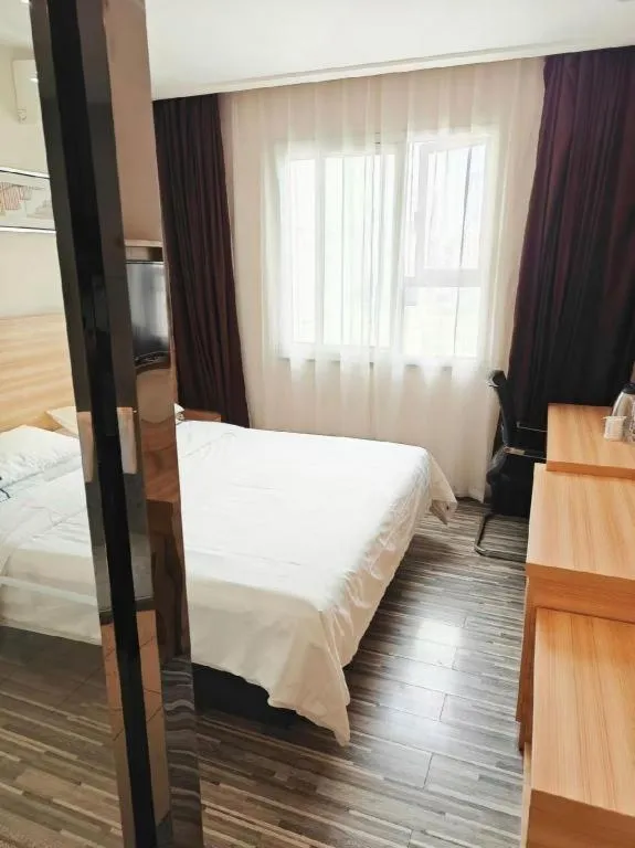 Bed in City Comfort Inn Wuhan Guanggu Textile University